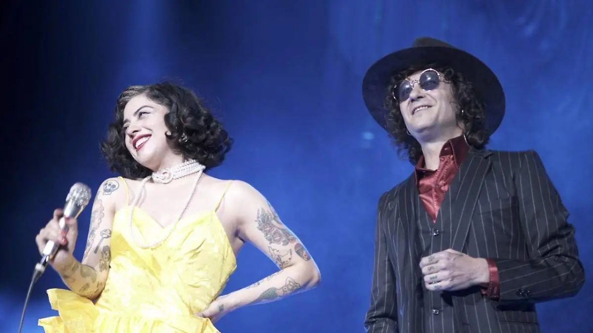 Mon Laferte y Enrique Bunbury